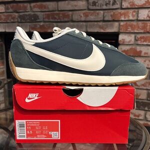 Nike Pacific Sneakers Vintage Green Pale Ivory HM4771-390 Women’s 11 / Men’s 9.5